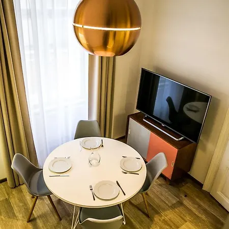 Luxurious - Na Porici 44 Prague