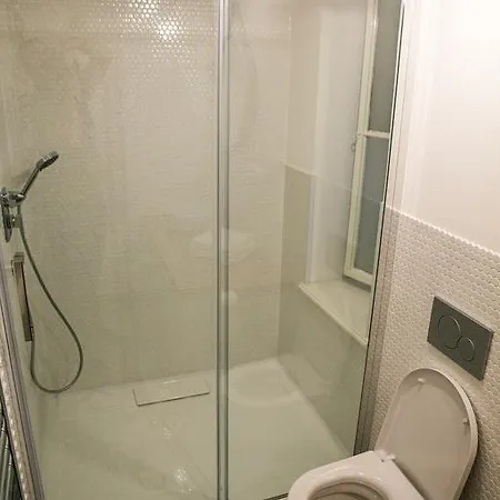 Luxurious - Na Porici 44 * Prague
