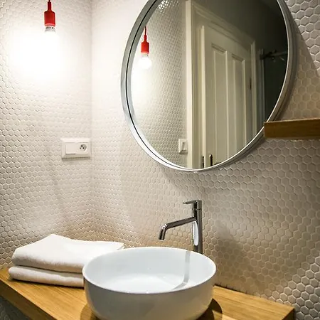 Luxurious - Na Porici 44 Prague